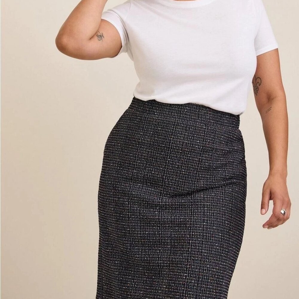 Plus Size Torrid Black Knee-Length Pencil Boucle knit Skirt Cocktail